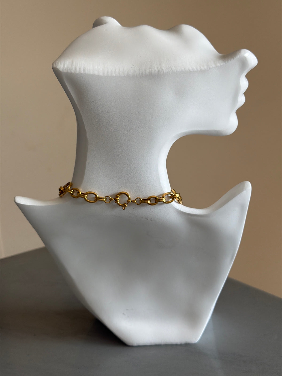 Collier Moon